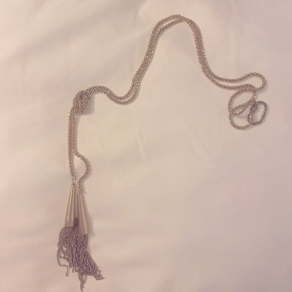 Beautiful gold tassel necklace by Kendra Scott